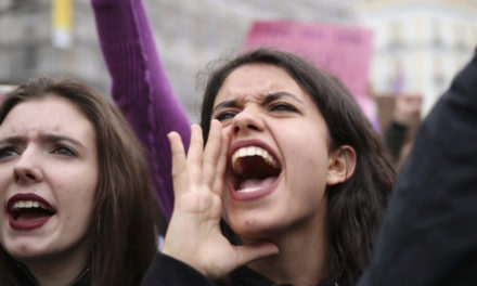 La política en crisis, acá y en Estados Unidos también