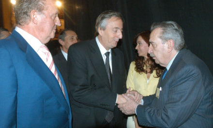 Los mejores presidentes de la democracia para los cordobeses: Alfonsín y Néstor