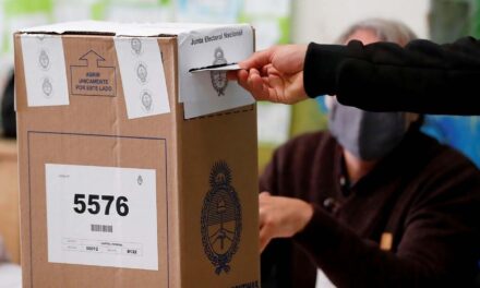 La democracia camino a cumplir 40 años: cómo está en las últimas encuestas