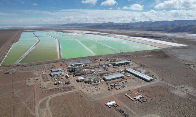 Temas controvertidos entre los argentinos: estatizar el litio, privatizar Vaca Muerta, más minería y exploración petrolera en mar argentino