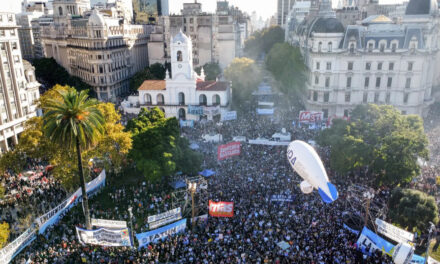 A casi dos años de gobierno, Milei conserva  su núcleo y mantiene el reclamo social