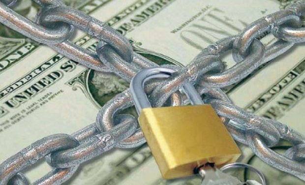 En un año la compra de dolares cayó un 99%