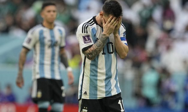 La reacción de los argentinos antes, durante y después de la derrota con Arabia