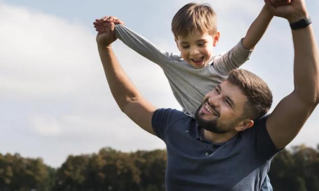¿Quiénes ganan más? Los padres y madres únicos sostén del hogar